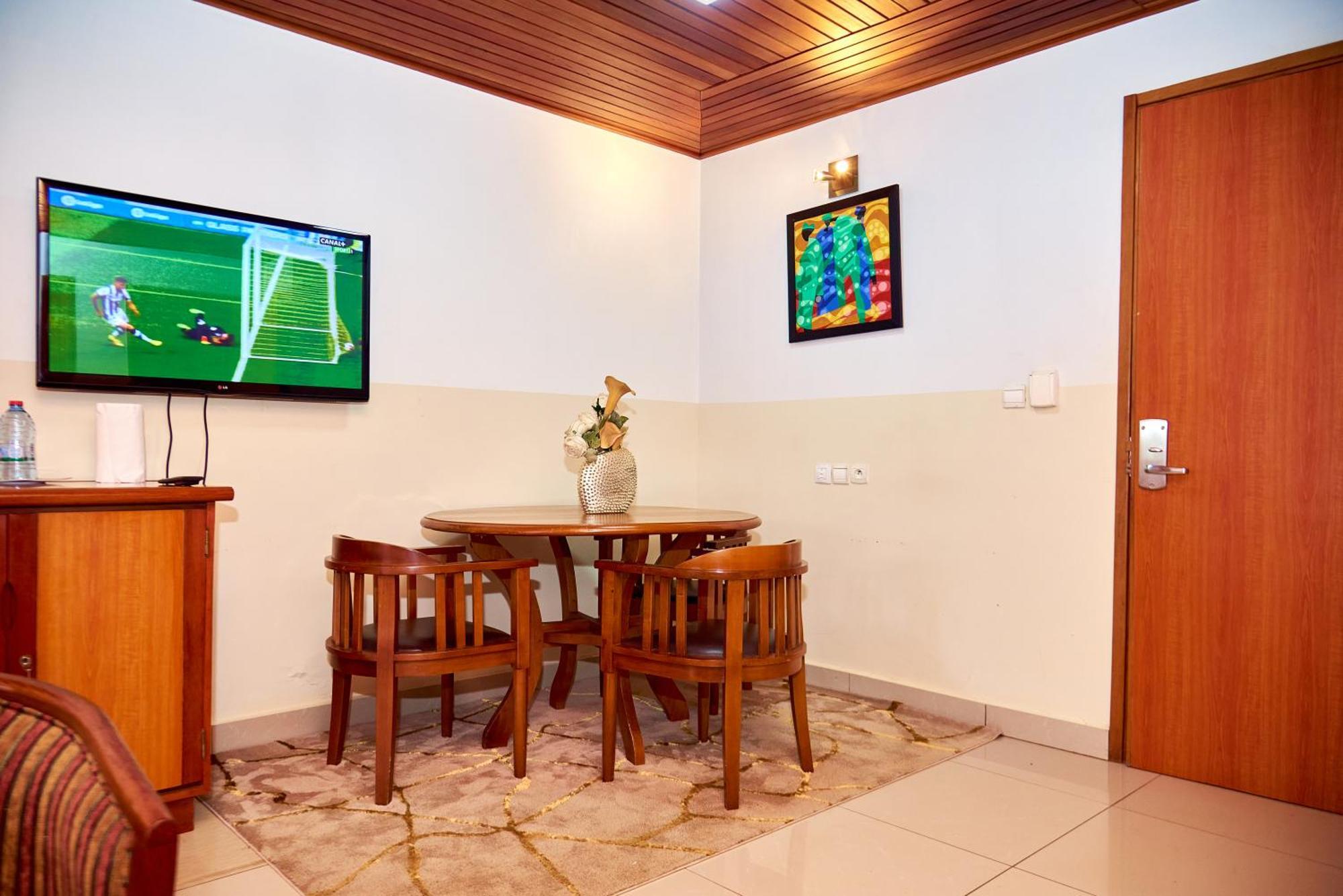 Congress Hotel Yaounde Ngoại thất bức ảnh